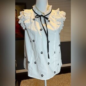 NWT Elegant White and Black Women's Top With Tie. Size Small